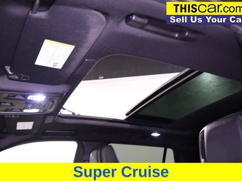 Used 2022 Cadillac Escalade Premium Luxury RWD image 24