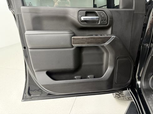 Used 2022 Chevrolet Silverado 2500 LTZ w/ LTZ Convenience Package image 16