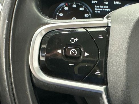 Used 2022 Volvo XC90 T5 Momentum image 5
