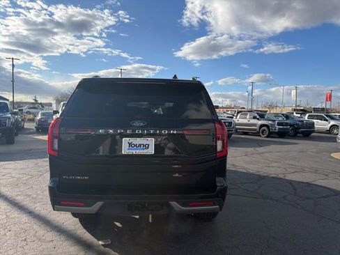 Used 2025 Ford Expedition Platinum w/ Driver's Package image 8