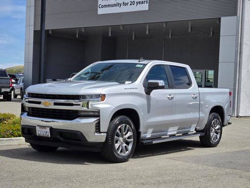 Used 2022 Chevrolet Silverado 1500 LT w/ Bed Protection Package RWD image 6