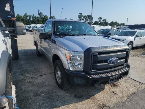 Used 2016 Ford F250 XL RWD image 2