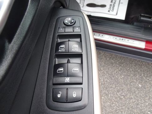 Used 2017 Jeep Cherokee Limited w/ Trailer Tow Group image 13