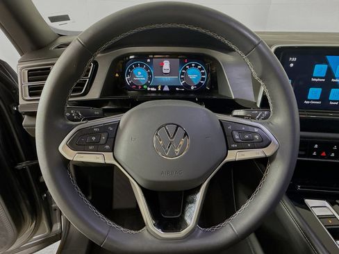 Used 2024 Volkswagen Atlas Cross Sport SE image 11