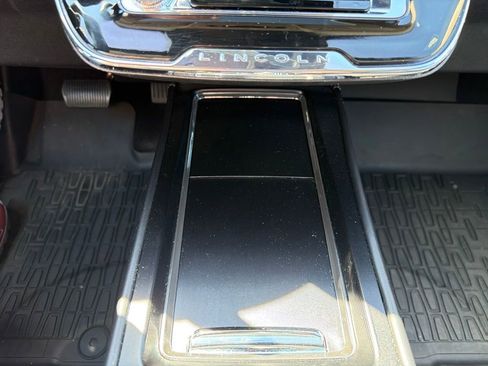Certified 2025 Lincoln Corsair AWD w/ Equipment Group 101A image 29