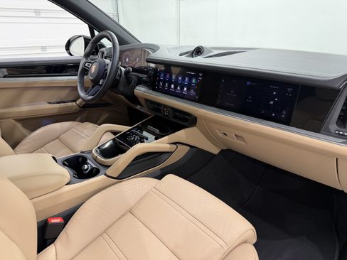 Certified 2026 Porsche Cayenne S AWD/4WD image 26