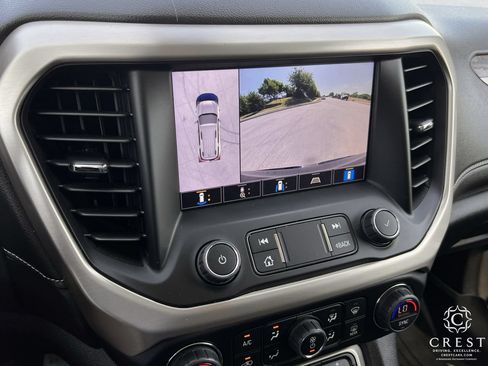 Used 2022 GMC Acadia Denali w/ Denali Technology Package FWD image 17