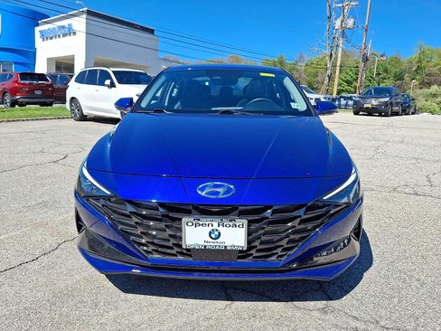 Used 2023 Hyundai Elantra Limited FWD image 2