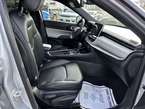 Used 2024 Jeep Compass Limited image 21