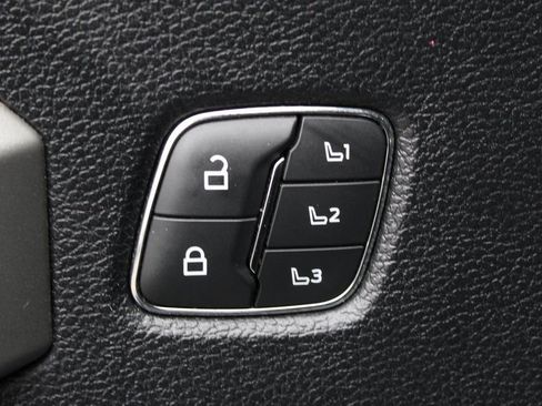 Used 2020 Ford F250 Lariat w/ Lariat Value Package image 17