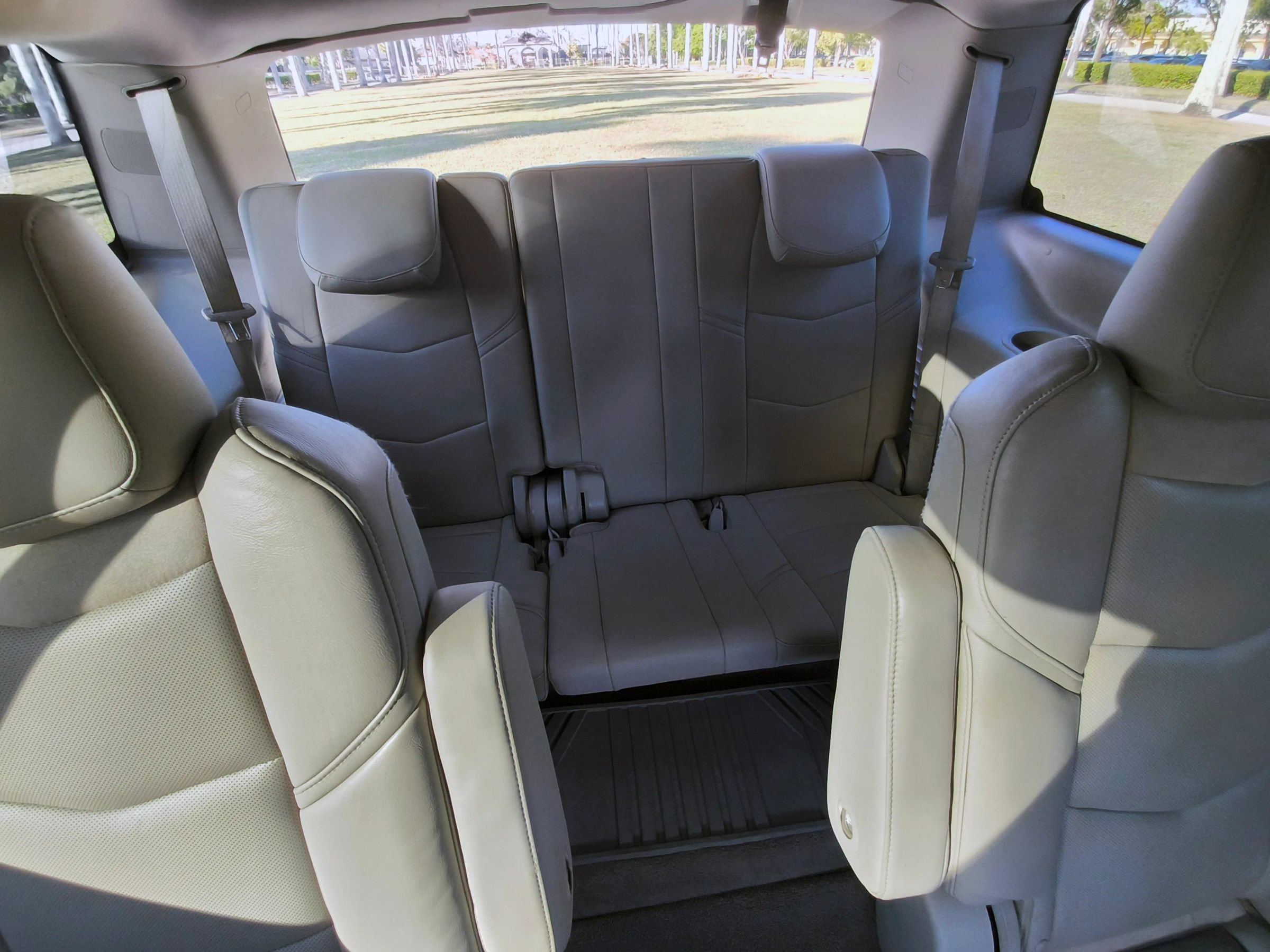 Used 2016 Cadillac Escalade Luxury AWD/4WD image 56