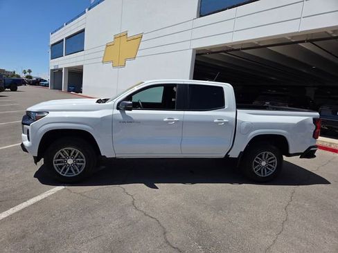 Used 2024 Chevrolet Colorado LT w/ LT Convenience Package RWD image 3