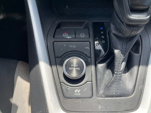 Used 2023 Toyota RAV4 XLE w/ XLE Grade Weather Package AWD/4WD image 23