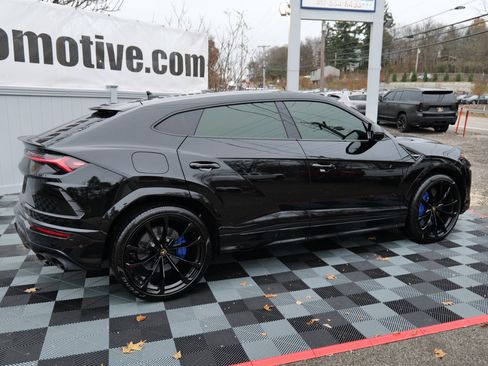 Used 2021 Lamborghini Urus image 5