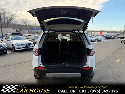 Used 2017 Land Rover Discovery Sport HSE image 17