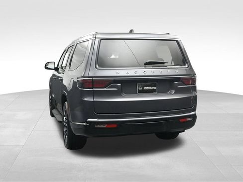 Used 2024 Jeep Wagoneer Series II w/ Flexible Seating Group RWD image 4