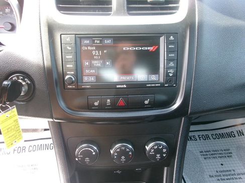 Used 2014 Dodge Avenger R/T image 16