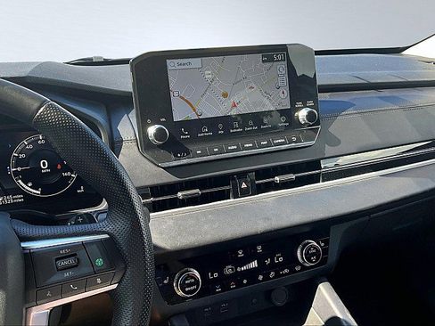 Used 2023 Mitsubishi Outlander SEL image 15