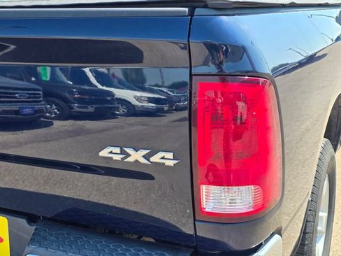 Used 2017 RAM 1500 ST w/ SXT Appearance Group AWD/4WD image 9