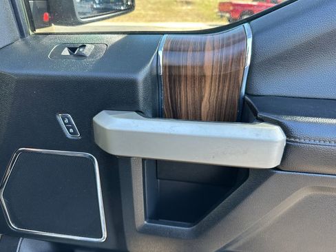 Used 2017 Ford F150 Lariat image 46