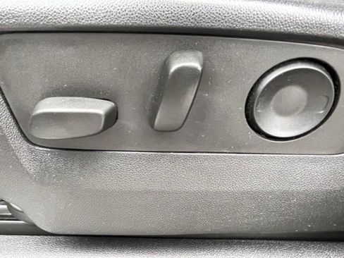 Used 2022 Chevrolet Silverado 1500 LT image 25