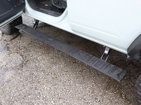 Used 2024 Ford Bronco Wildtrak AWD/4WD image 13