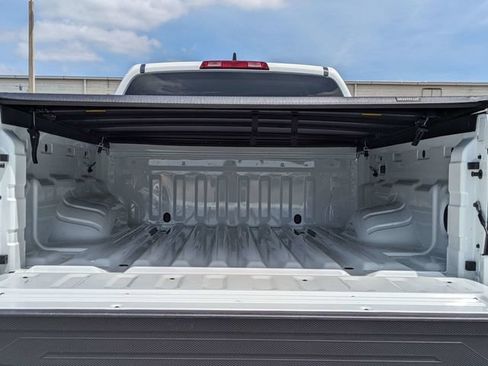 Used 2025 Nissan Frontier SV RWD image 14