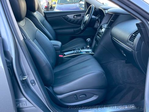Used 2015 INFINITI QX70 AWD w/ Premium Package image 8