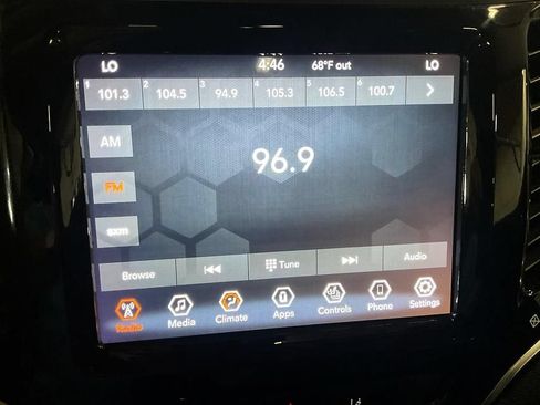 Used 2021 Jeep Cherokee Limited AWD/4WD image 18