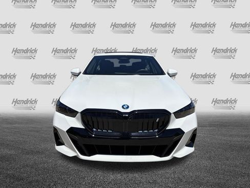 Certified 2025 BMW i5 eDrive40i w/ M Sport Package RWD image 3