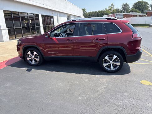 Used 2021 Jeep Cherokee Limited w/ Elite Package FWD image 8