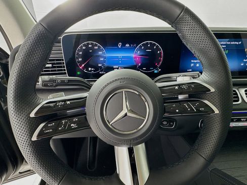 New 2026 Mercedes-Benz GLS 450 4MATIC image 12