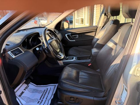 Used 2017 Land Rover Discovery Sport HSE image 18