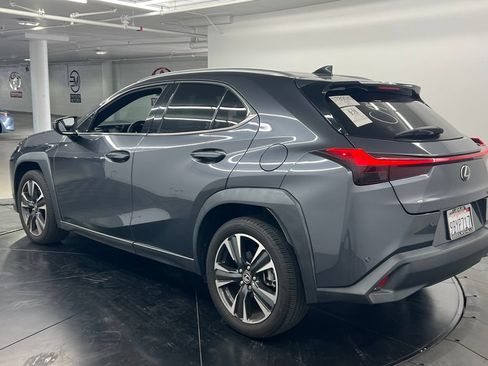 Used 2022 Lexus UX 200 w/ Accessory Package (Z2) FWD image 4