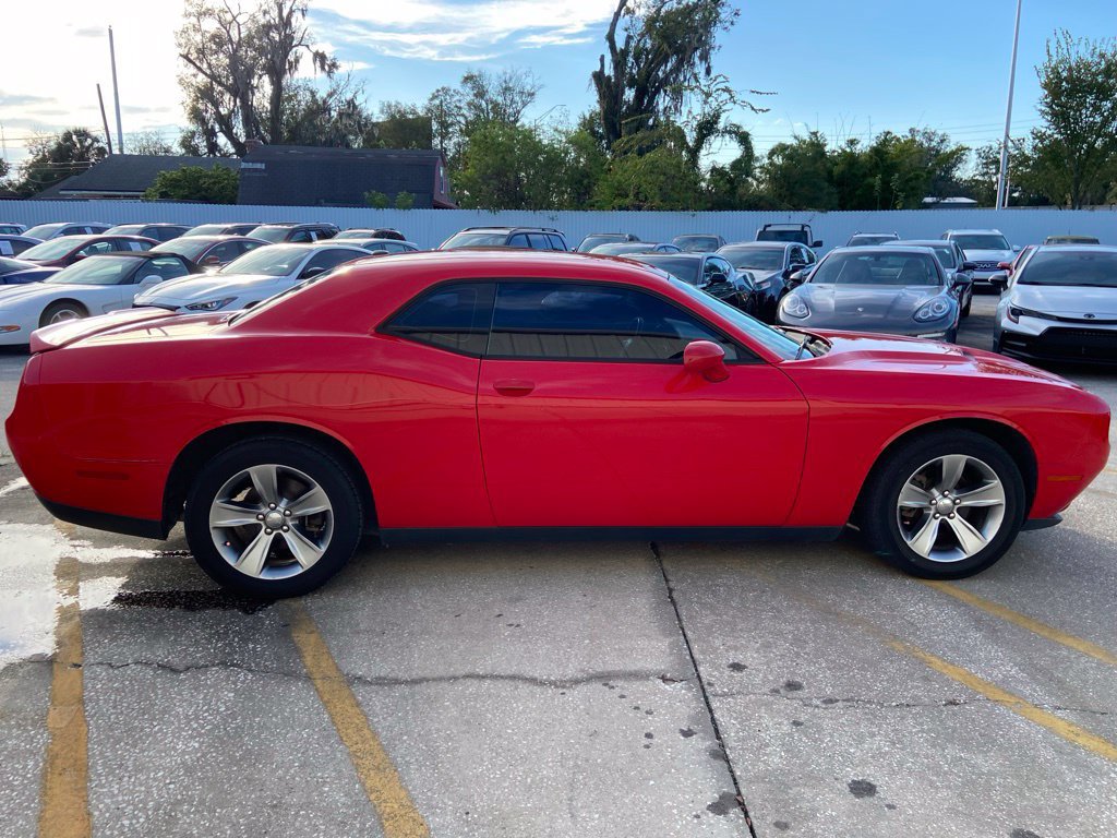 Used 2019 Dodge Challenger SXT RWD image 7