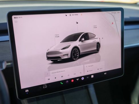 Used 2023 Tesla Model Y Long Range image 14
