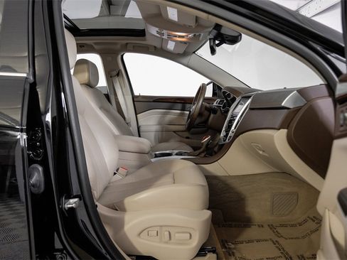 Used 2016 Cadillac SRX Luxury w/ Driver Awareness Package image 32