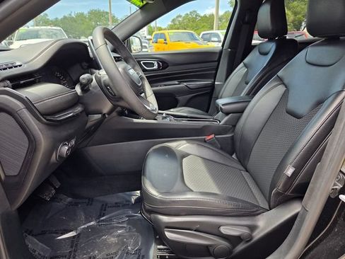 Certified 2022 Jeep Compass Latitude AWD/4WD image 13