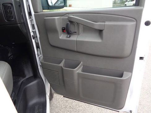 Used 2023 GMC Savana 2500 Extended w/ Driver Convenience Package image 22