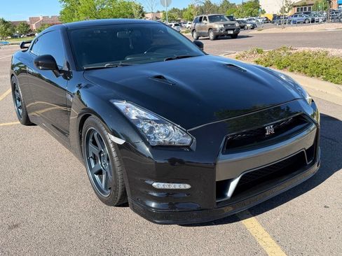 Used 2014 Nissan GT-R Premium AWD/4WD image 3