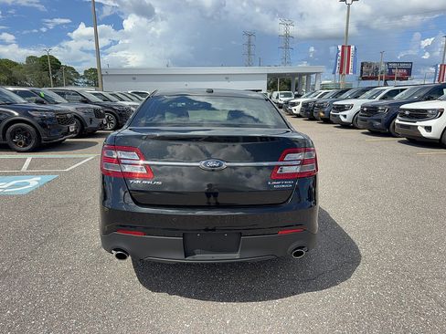Used 2014 Ford Taurus Limited w/ Equipment Group 301A FWD image 6