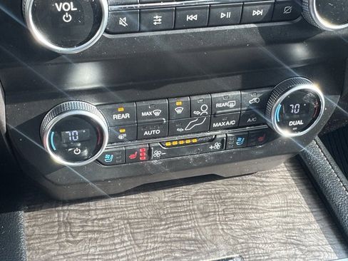 Used 2021 Ford Expedition Limited image 30