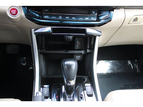Used 2017 Honda Accord EX-L image 25