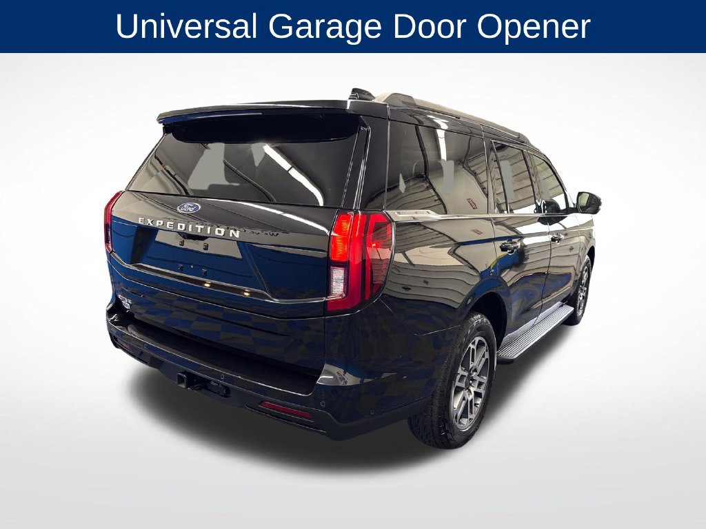 Used 2025 Ford Expedition Active AWD/4WD image 5