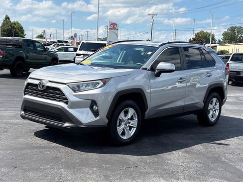 Used 2021 Toyota RAV4 XLE w/ Convenience Package FWD image 26
