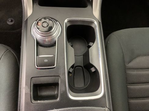 Used 2019 Ford Fusion SE image 25