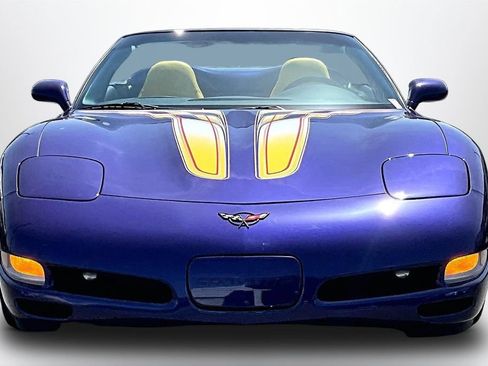 Used 1998 Chevrolet Corvette Convertible w/ Memory Pkg RWD image 2