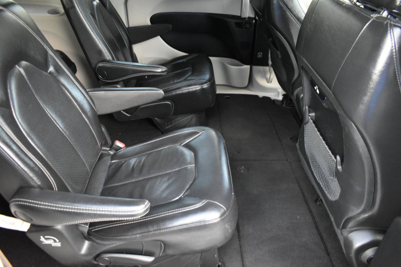 Used 2022 Chrysler Pacifica Touring-L FWD image 30
