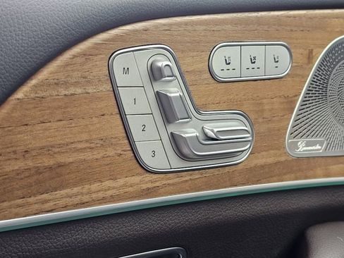 Used 2023 Mercedes-Benz GLS 450 4MATIC image 17