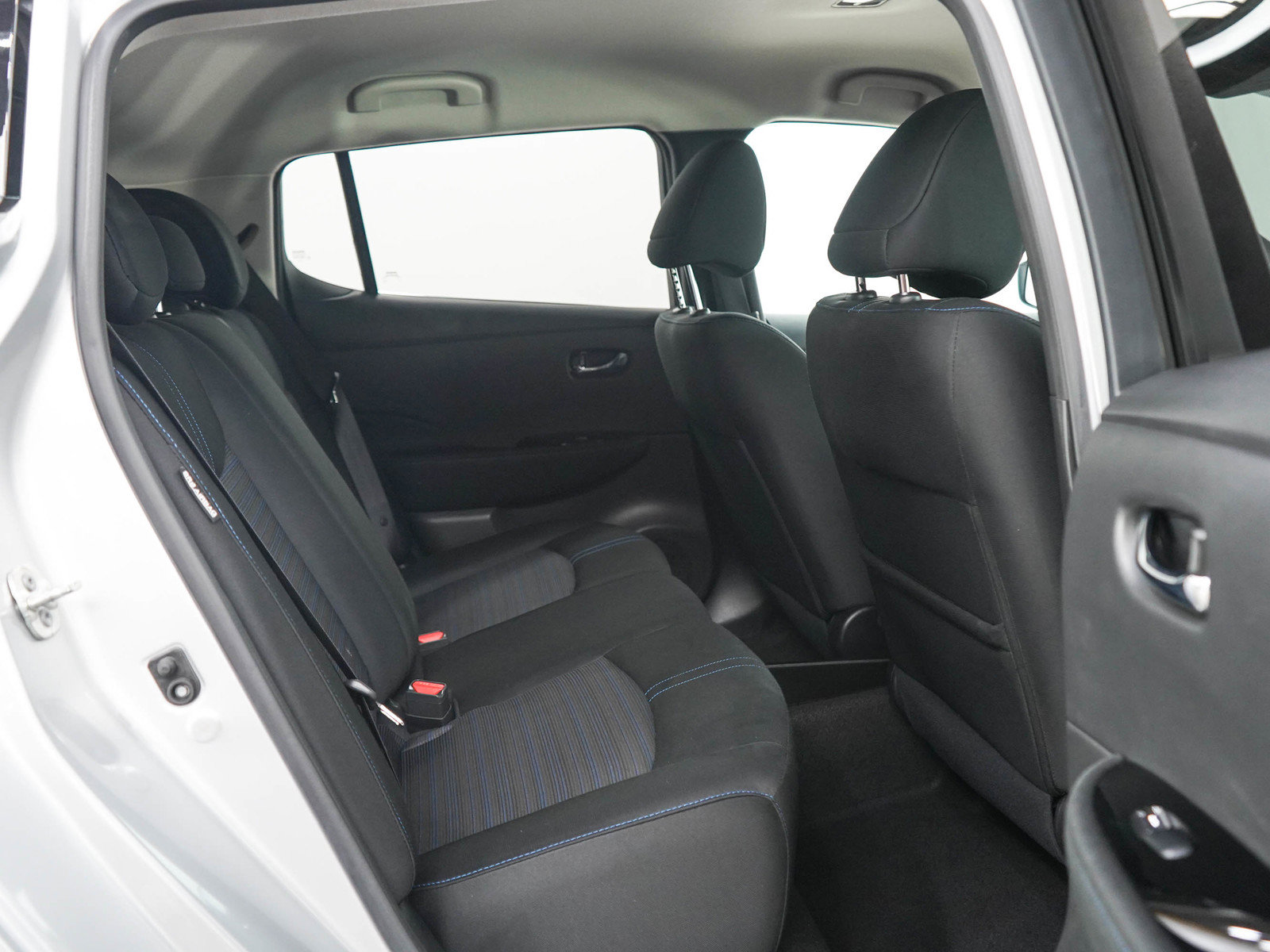 Used 2022 Nissan Leaf SV FWD image 12